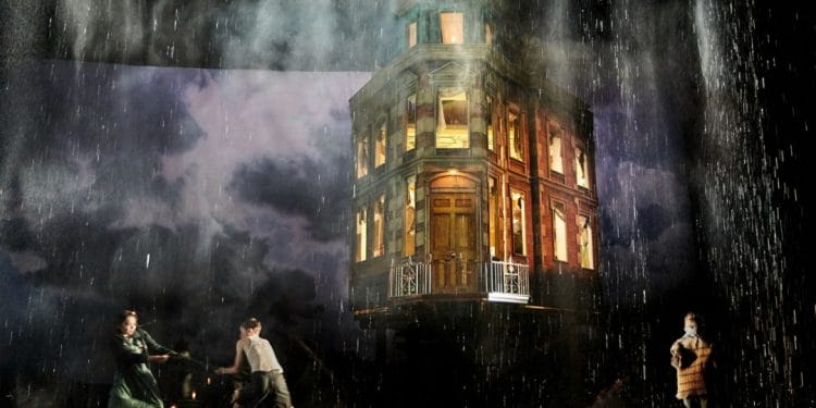 An Inspector Calls at the Playhouse Theatre. Photo by Mark Douet
