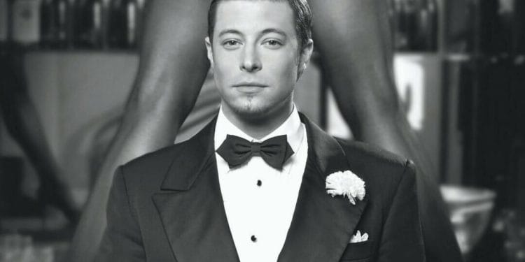 Duncan James as Billy Flynn in Chicago, credit Simon Turtle