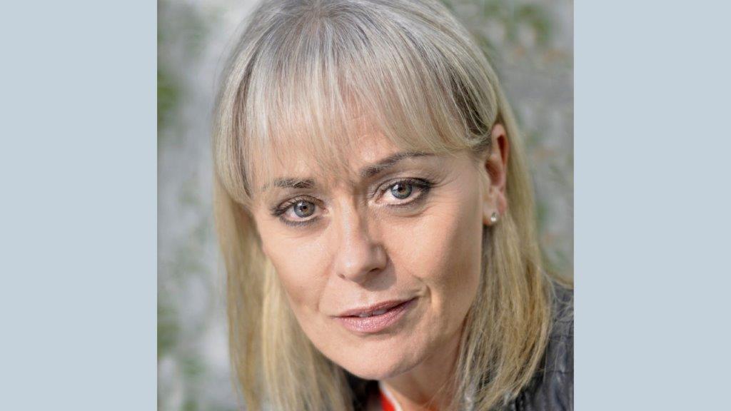 Tracie Bennett