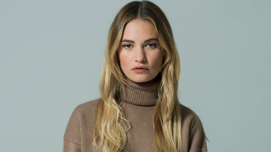 Lily James c. Petrouc
