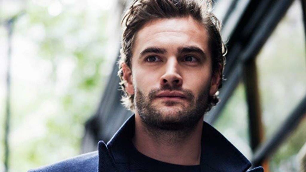 Tom Bateman c. Joseph Sinclair