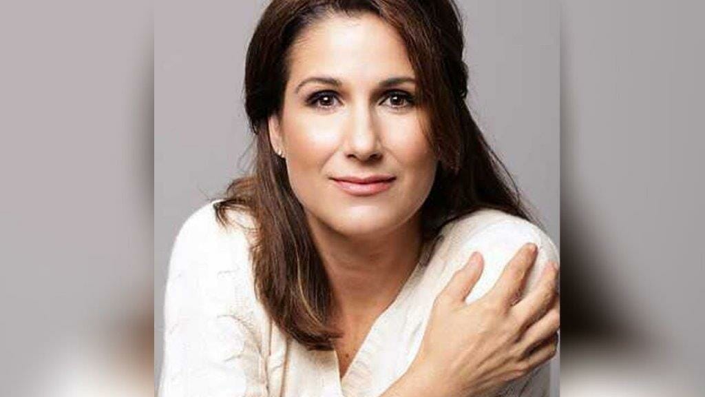 Stephanie J Block