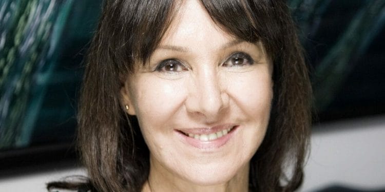 Arlene Phillips will lead a dance workshop at Curves Community Day