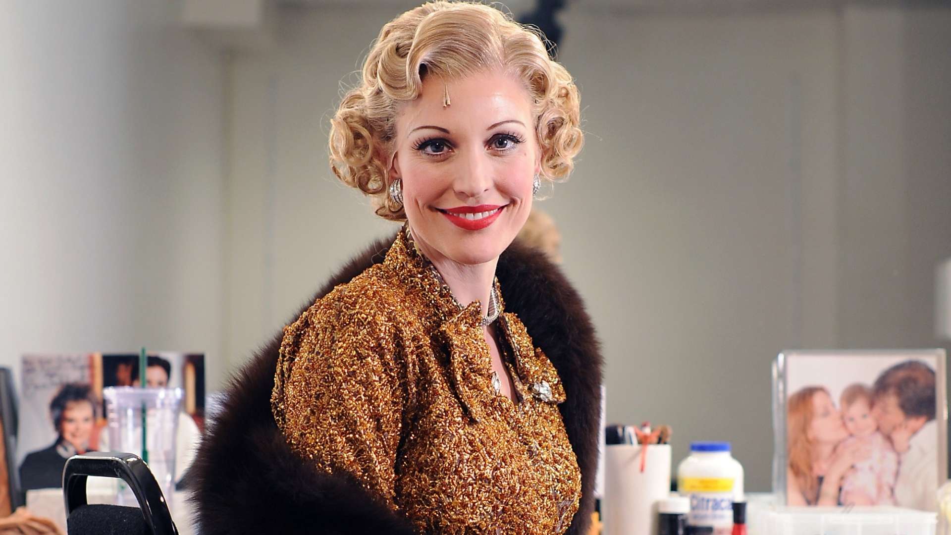 RACHEL YORK as Reno Sweeney