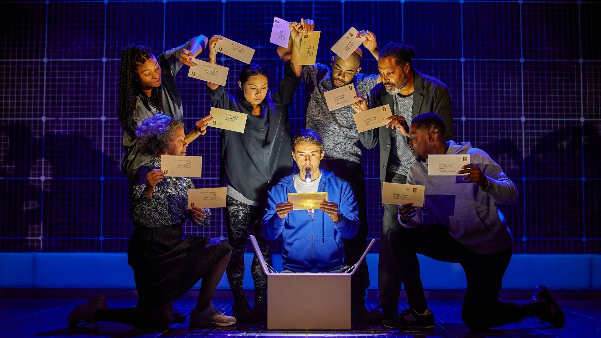 First Look: The Curious Incident of the Dog in the Night-Time at ...