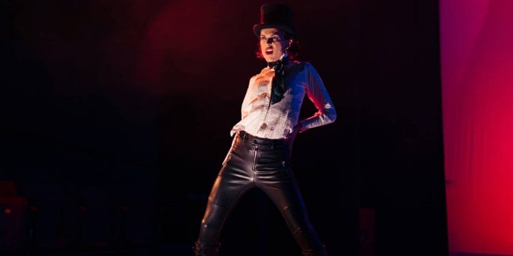 Modest Photo by Tom Arran for Middle Child