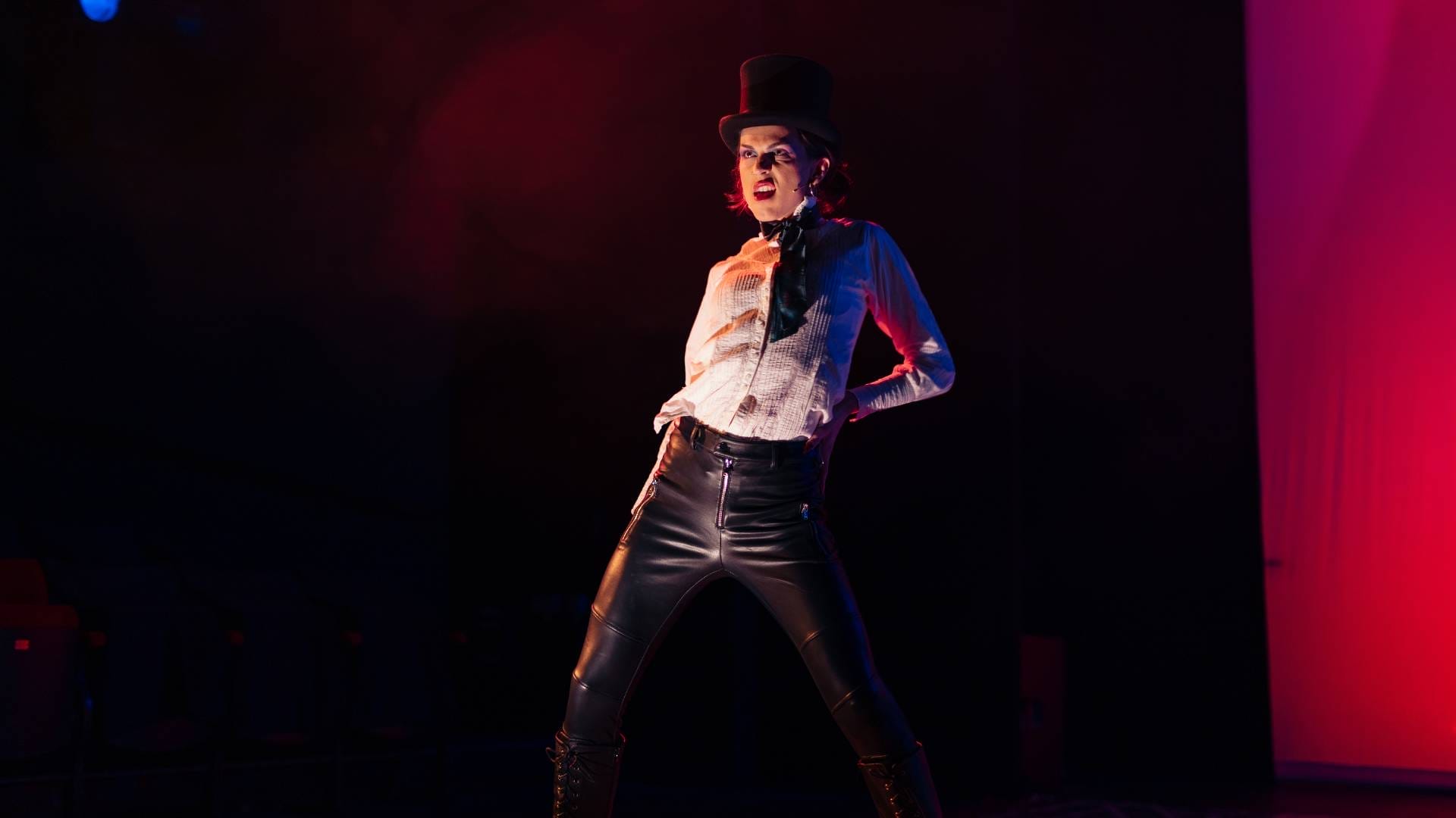 Modest Photo by Tom Arran for Middle Child