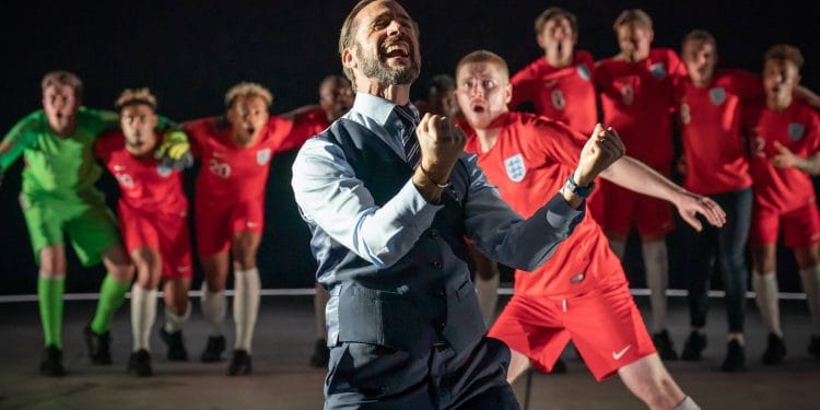 Joseph Fiennes (Gareth Southgate) and Dear England cast at the National Theatre. Photo by Marc Brenner