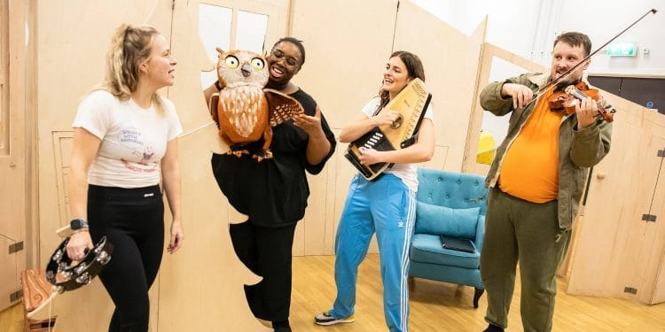 (L R) Mary Bonam, Rosie the Owl (puppet made by Ruby Gibbens), Camille Burnett, Annabelle Terry, Oliver Stanley Photography by Pamela Raith