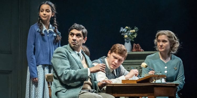 Ariella Elkins Green (Flouncy), Dharmesh Patel (Kenneth), Billy Howle (Nicholas) and Amy Morgan (Margery) in Dear Octopus at the National Theatre (c) Marc Brenner