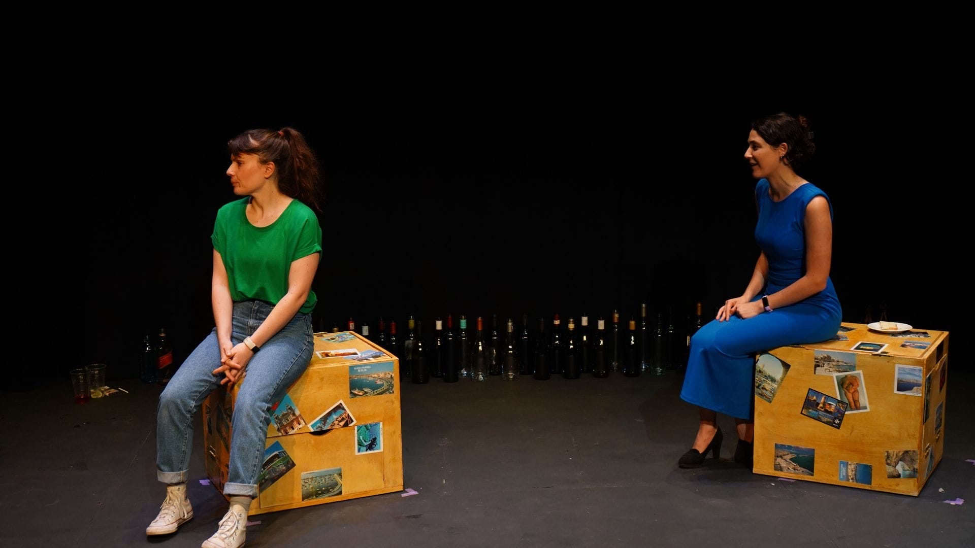 Bettina Paris (L) and Tina Rizzo (R) in Sisyphean Quick Fix (c) Emma Micallef