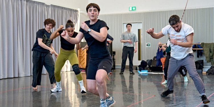 In rehearsal for Hamlet Hail to the Thief. Photo by Manuel Harlan