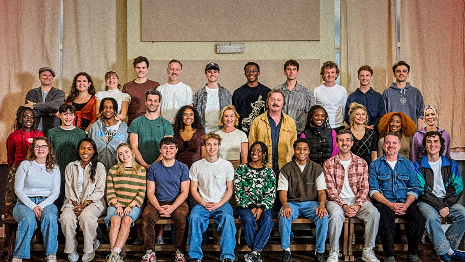 Stranger Things Year 3 Company picture by Manuel Harlan