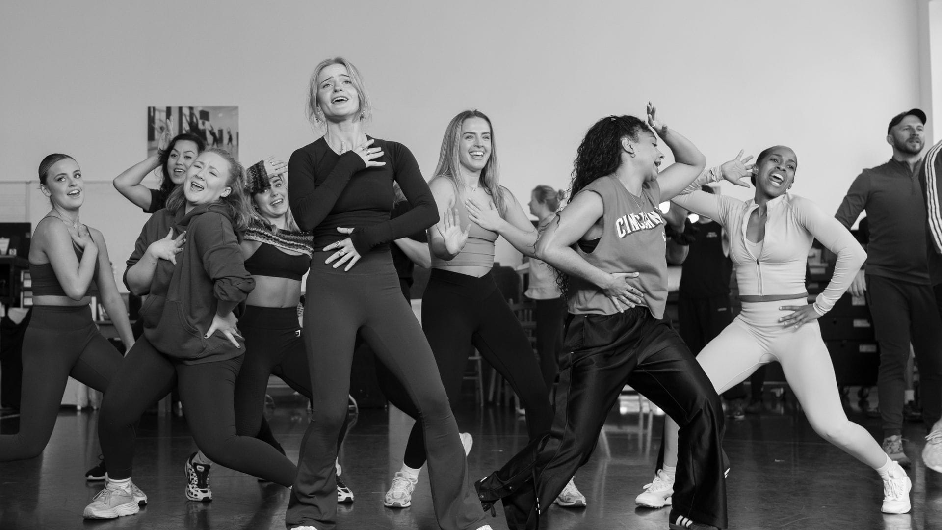 MAMMA MIA! UK Tour 2025 2026 cast in rehearsals. (c) Matt Crockett