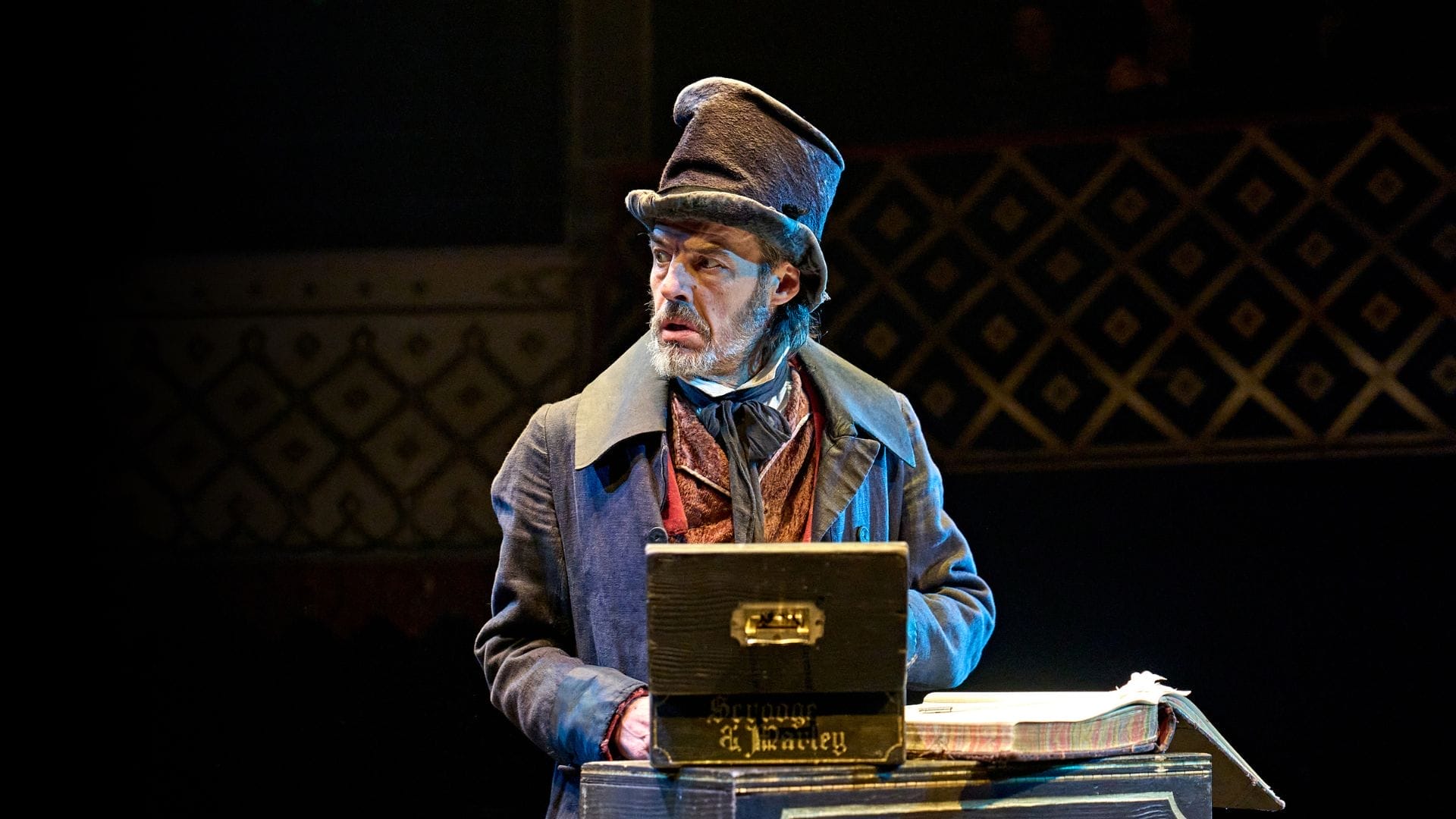 Paul Hilton (Ebenezer Scrooge) in A Christmas Carol at The Old Vic (2025). Photo by Manuel Harlan (1)